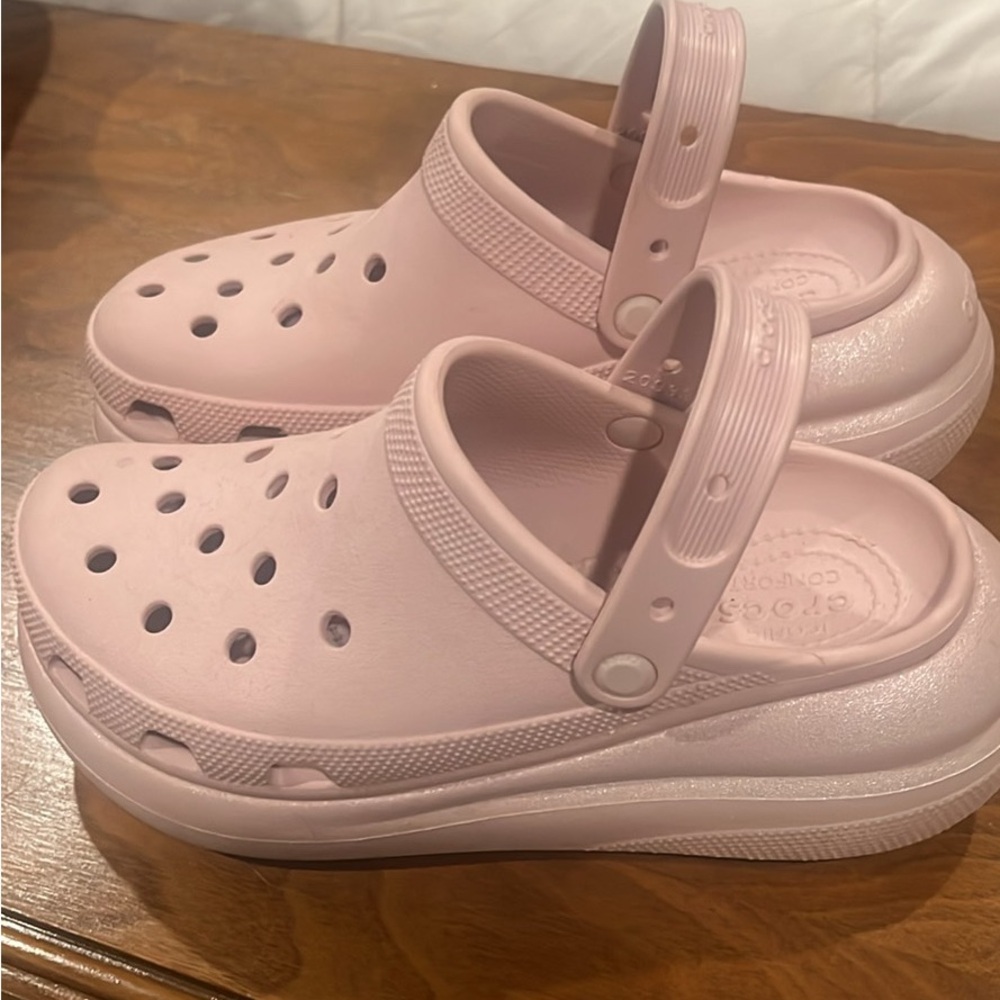 Women’s Croc Platform Sandals